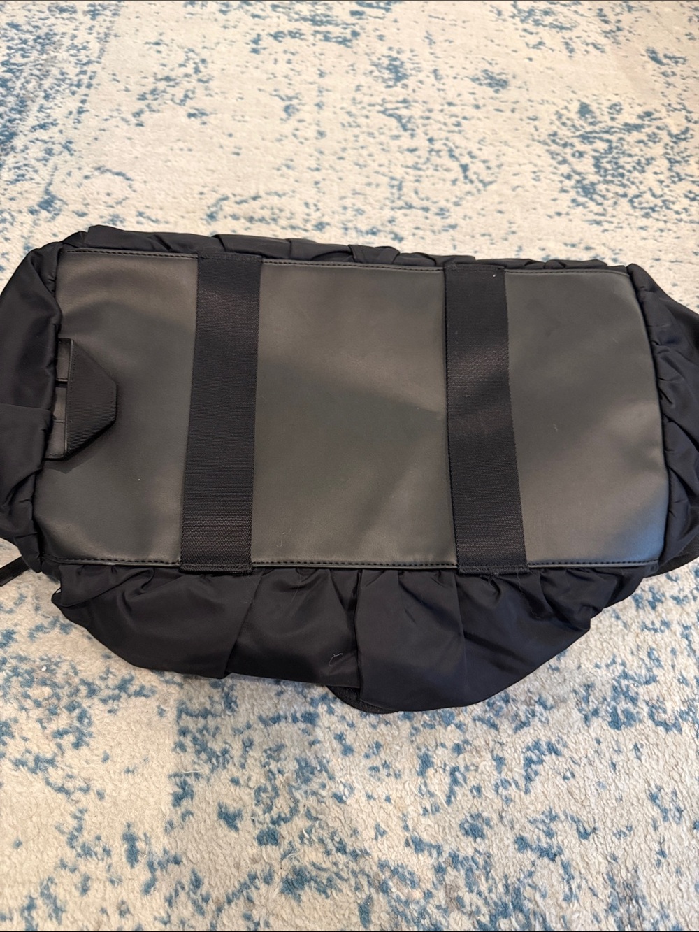 Lululemon Gym to Win Duffel Bag - Picture 6 of 7